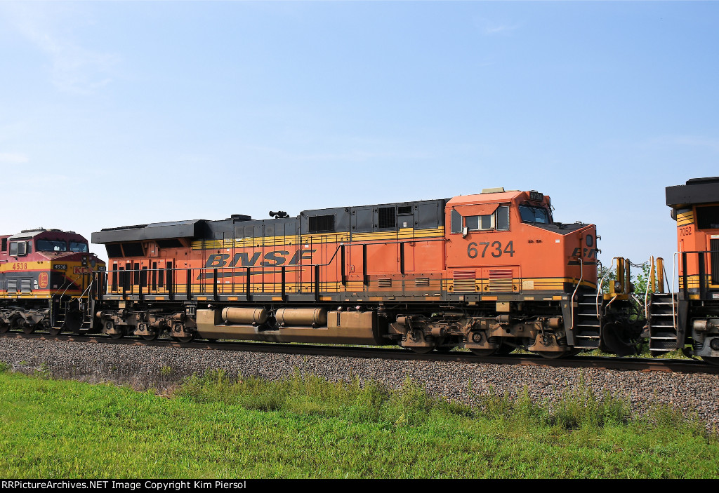 BNSF 6734